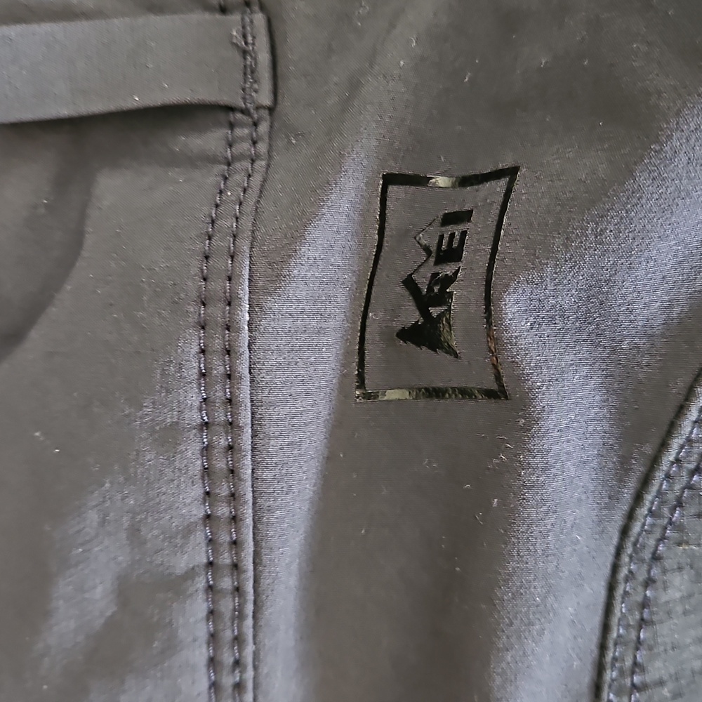 REI Size 12 Bermuda Shorts - Picture 5 of 5